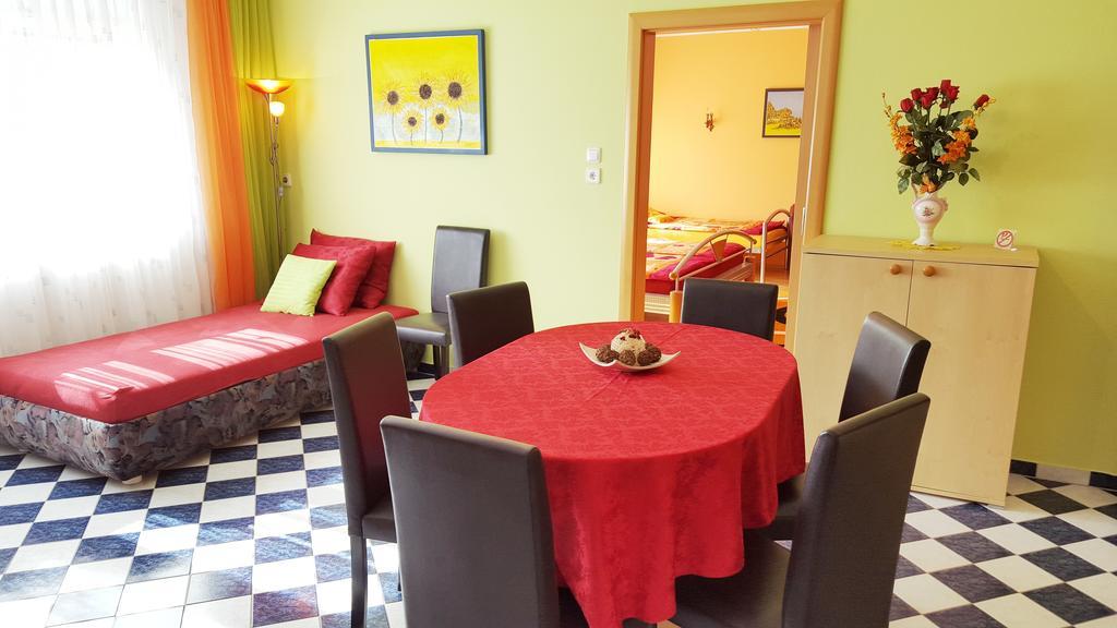 Gaestezimmer Wurm Monchhof Room photo