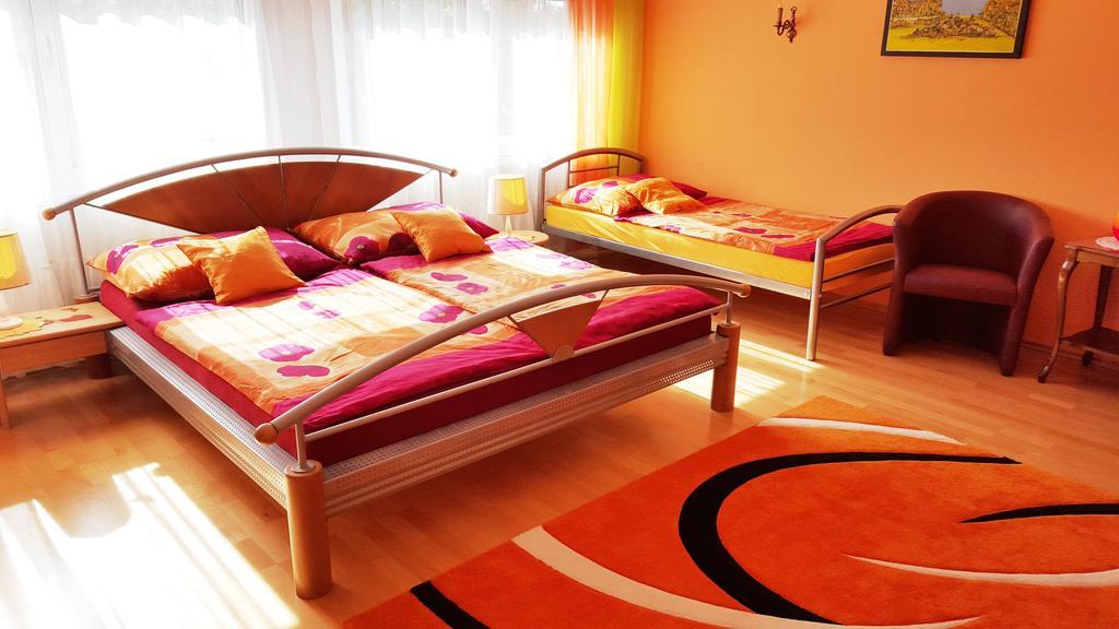 Gaestezimmer Wurm Monchhof Room photo