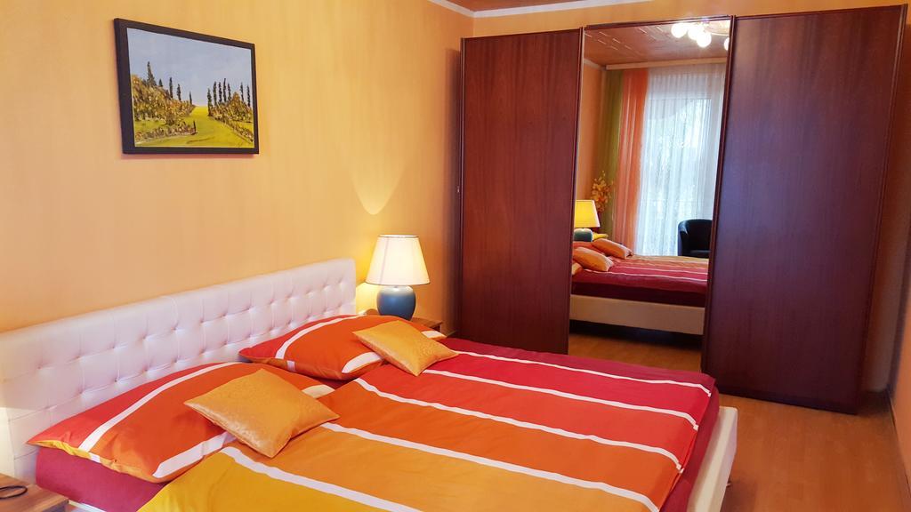 Gaestezimmer Wurm Monchhof Room photo